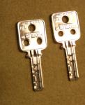 4 Medeco Duracam Locks with 2 Keys