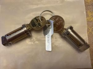 Medeco MVS 72S Coin-Op Cylinder Lock with Key