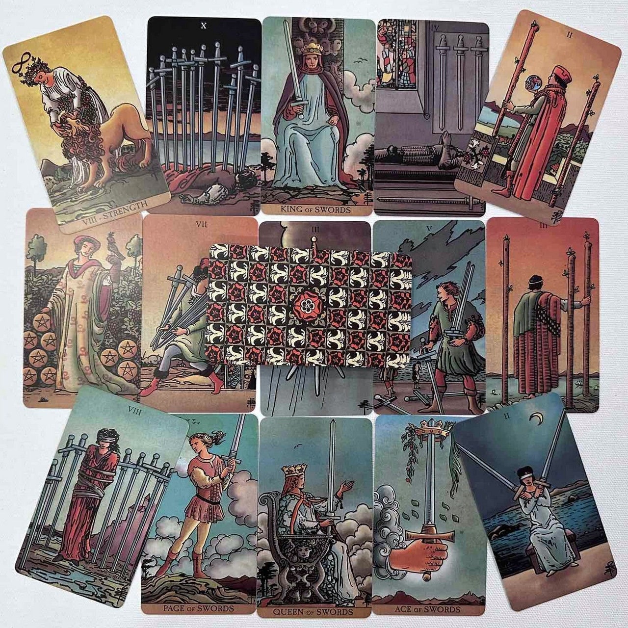 Classic Tarot Deck in Vintage Borderless Design