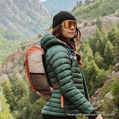 Tezos Juniper Daypack: Lightweight Hiking & Hydration Pack