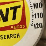 70s Kent Feeds Vintage Iowa Metal Thermometer
