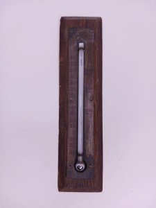 Wilder Wall Thermometer from 1900s - Oak & Brass