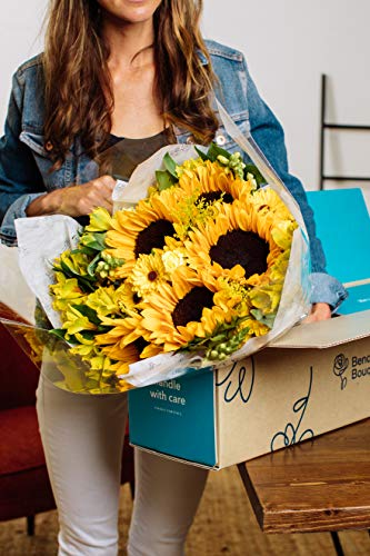 Sunshine Bouquet: Ideal Gift for Females' Special Occasions