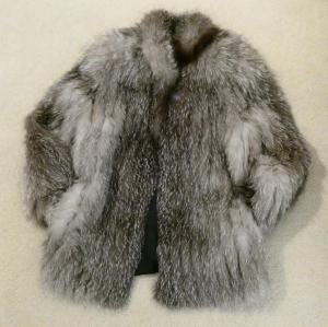 Gorgeous Vintage Saga Fox Real Fur Coat