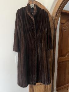 1983 Vintage Saga Mink Women's Brown Fur Coat