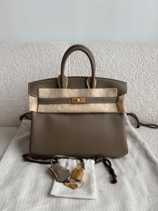 Hermes Birkin 25 Etoupe Handbag with Gold Hardware