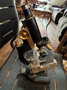 Vintage Microscope with Original Case – Unique Collectible