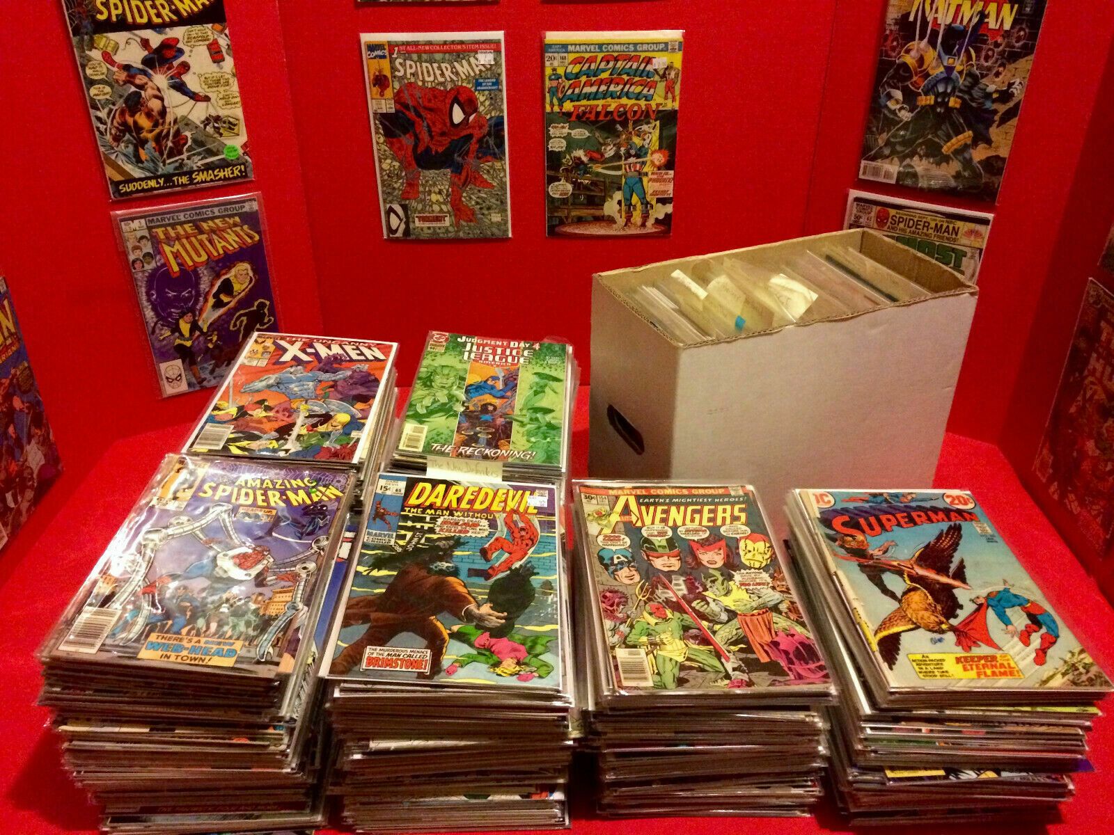 Marvel and DC Saga Collectibles: Massive 25 Comic Collection
