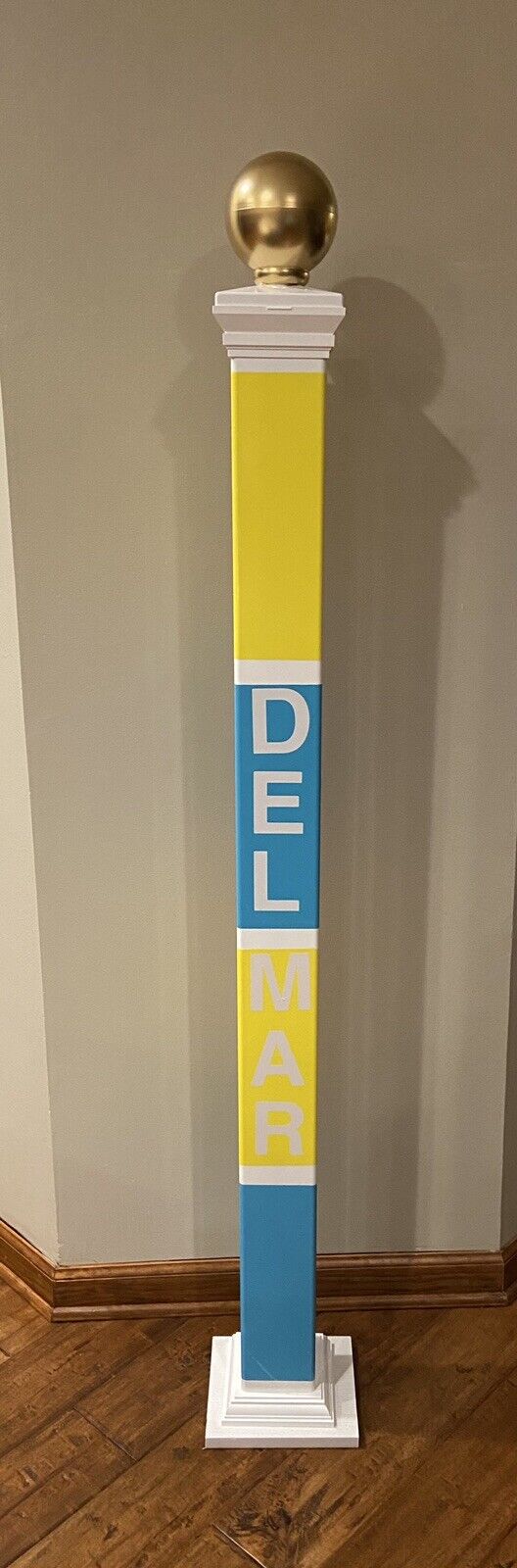 Race Track Finish Line Poles - Saga Collectibles