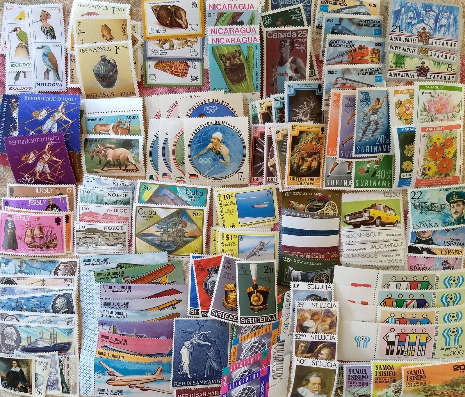 600 Different Worldwide Stamp Collection - Full Sets