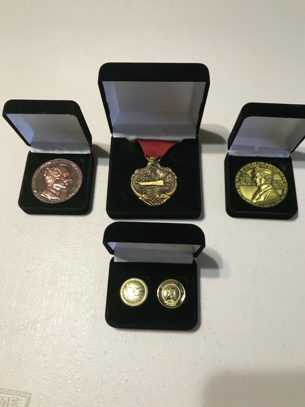Titanic Replica Medals Set - Saga Collectibles