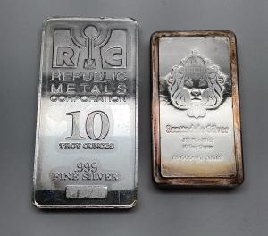 Set of 2 Silver Bars - Scottsdale Mint & Republic