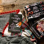 Twilight Saga: Official Illustrated Guidebook