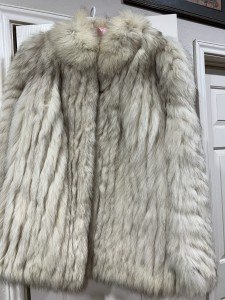 Medium Saga Fox Fur Coat - Stylish & Warm