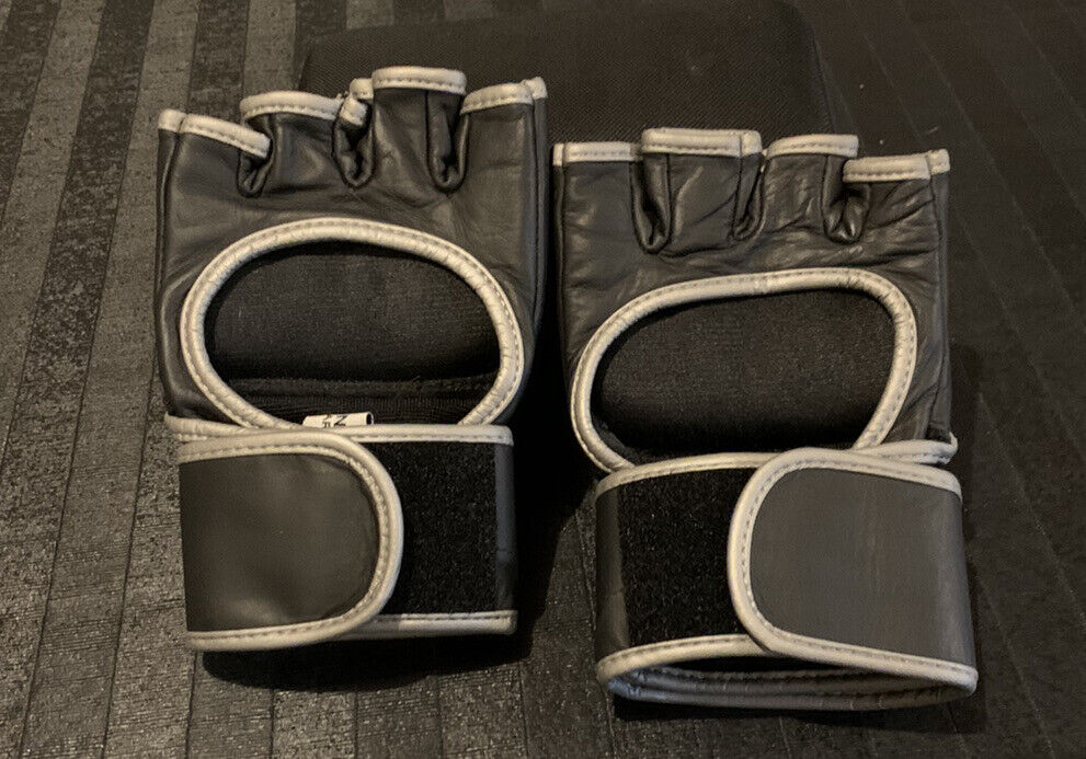 Black Competition Pro Style MMA Gloves