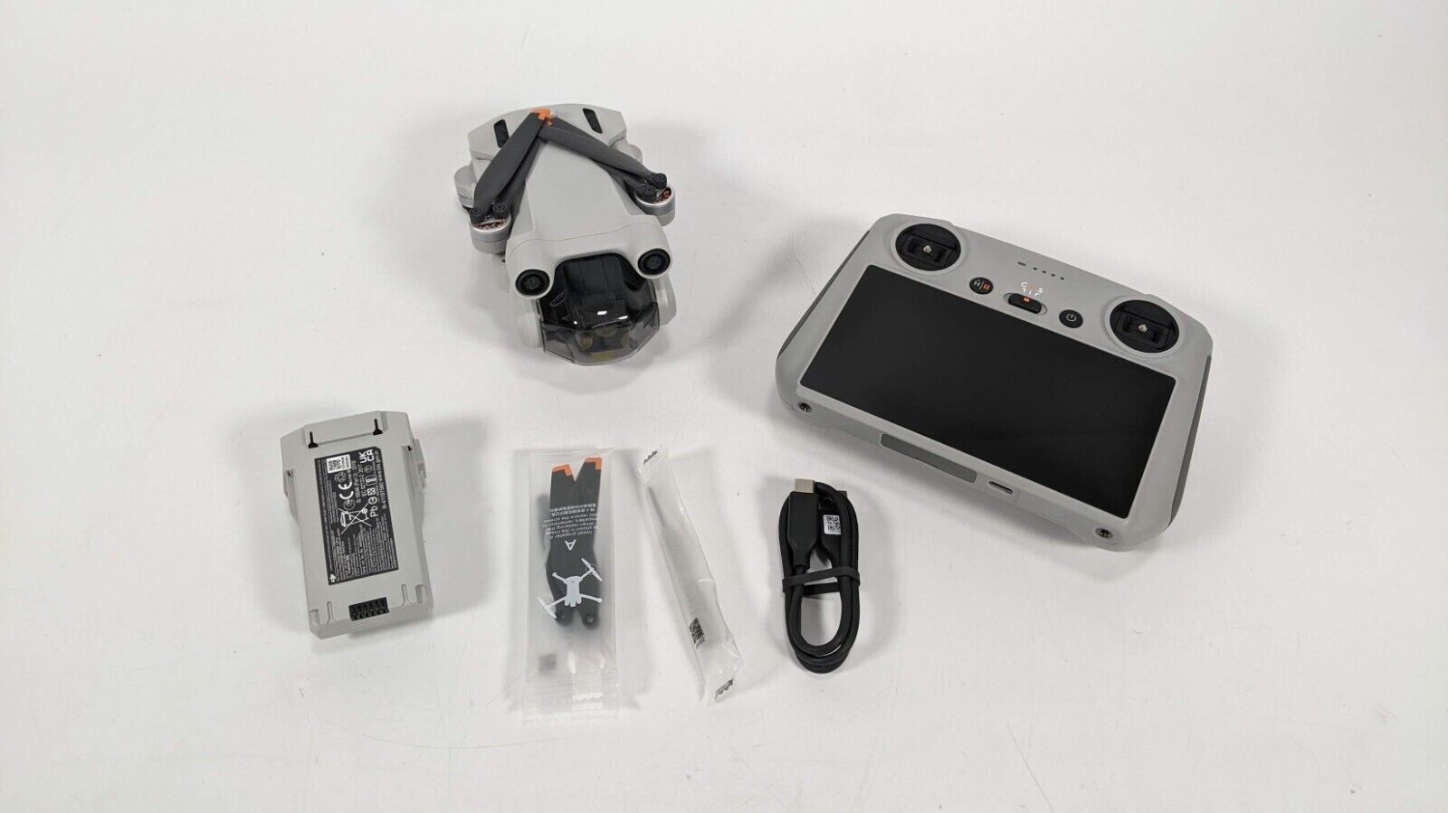 DJI Mini 3 Pro (DJI RC) Drone Pro Bundle