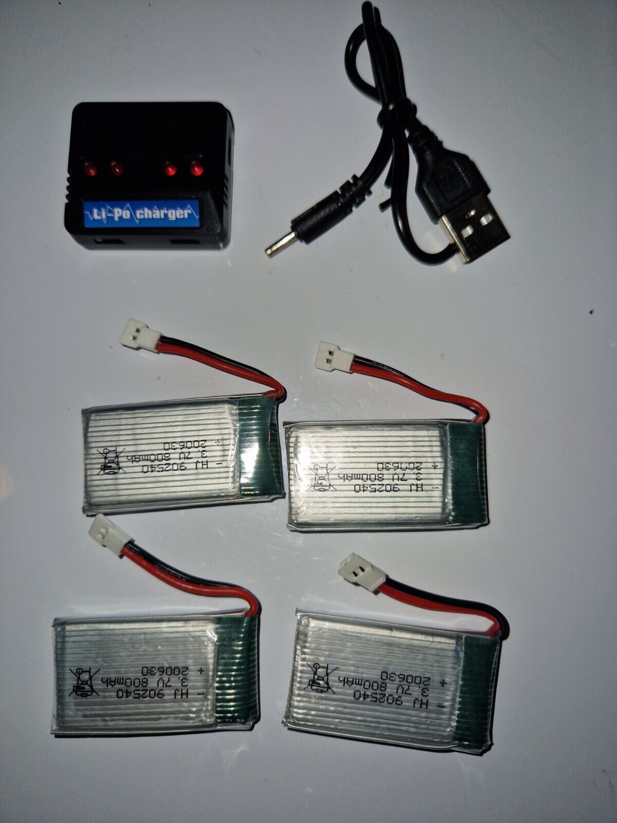 Drone battery pack with charger (8 words)