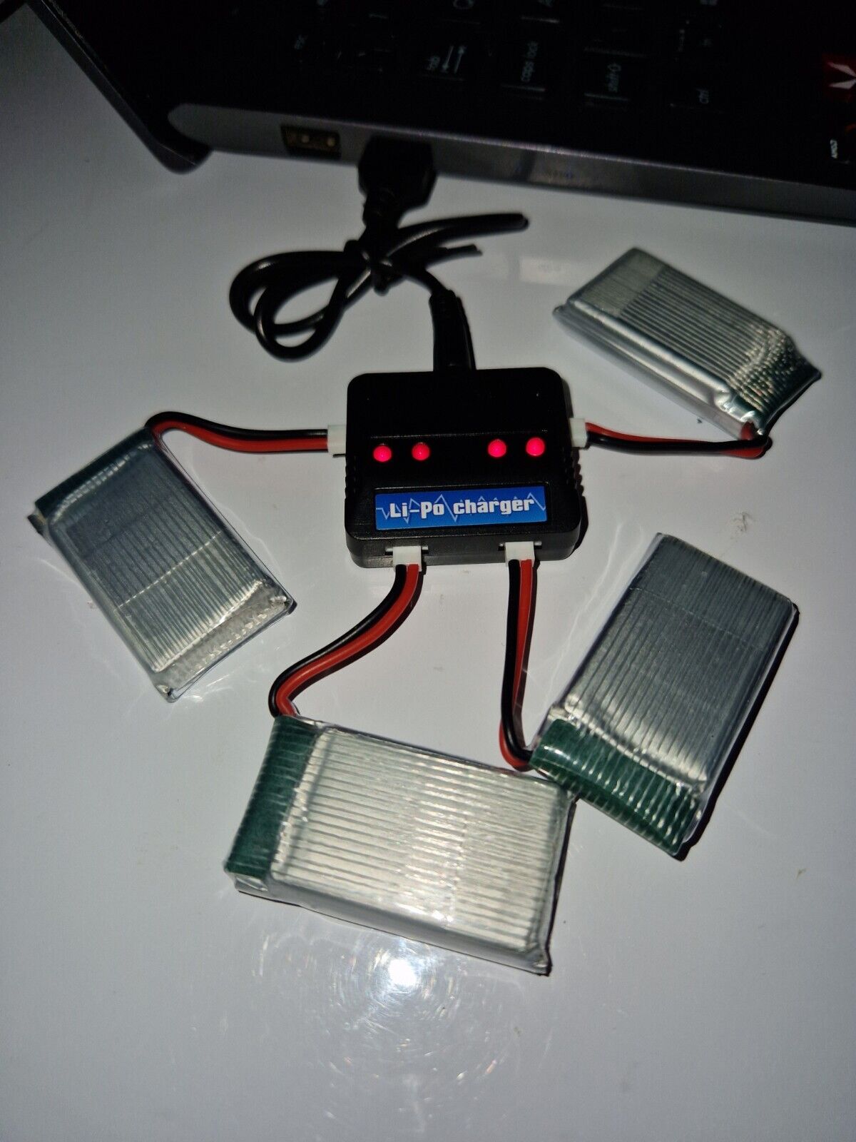 Drone battery pack with charger (8 words)
