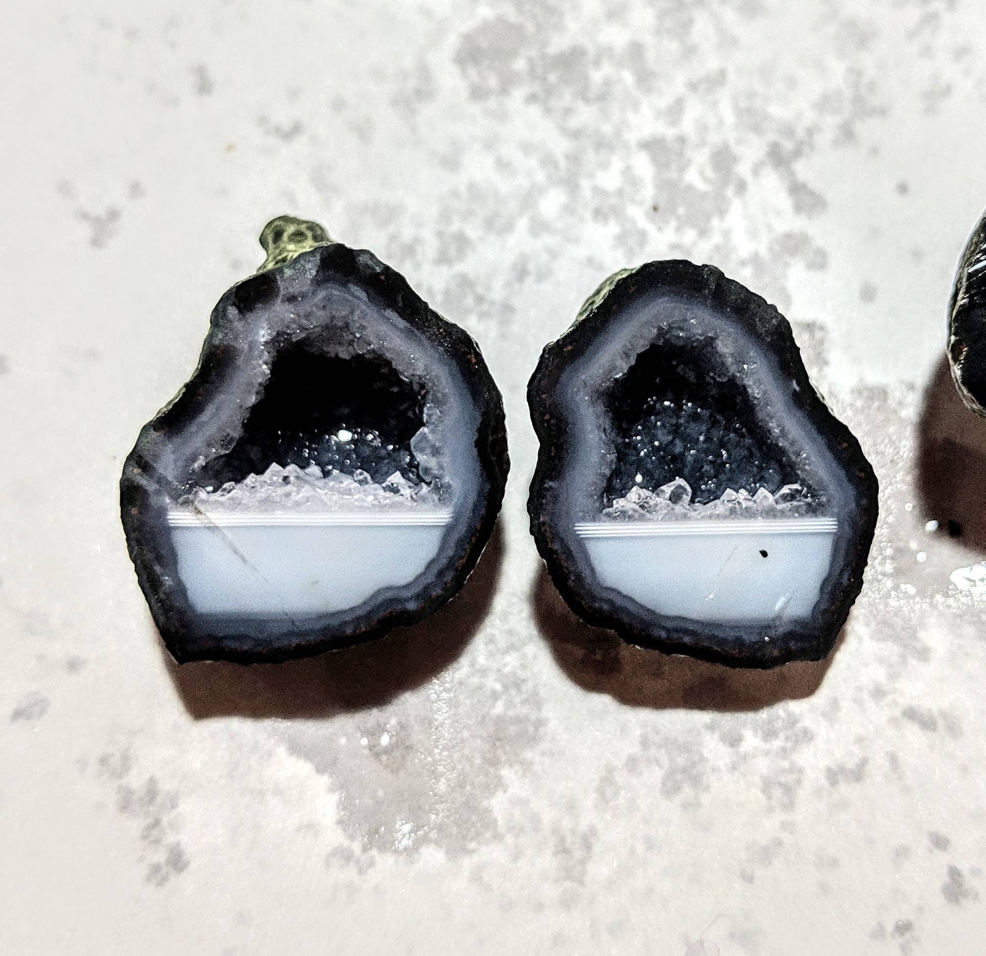 Tabasco Geodes – Whole & Very Small Geodes