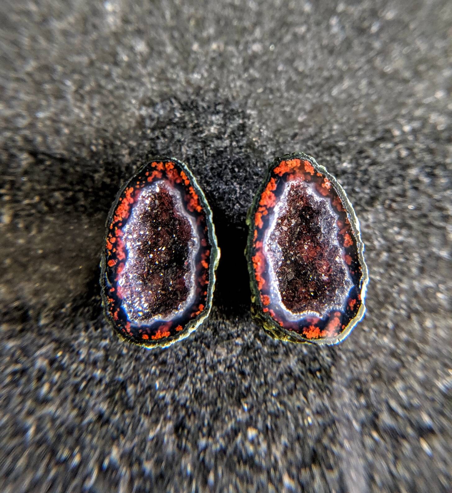 Tabasco Geodes – Whole & Very Small Geodes