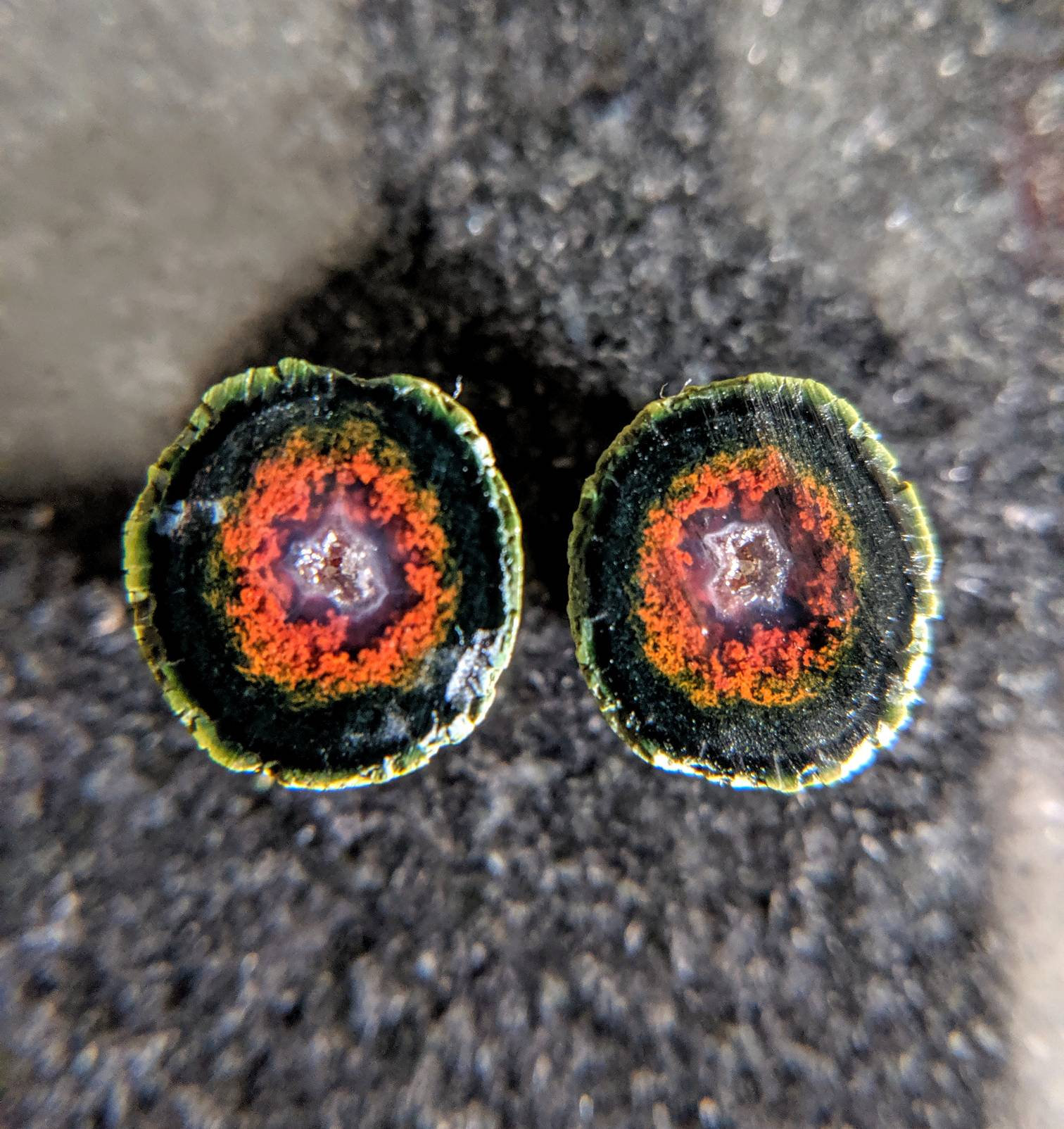 Tabasco Geodes – Whole & Very Small Geodes