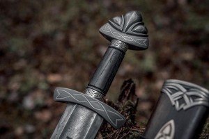 Handmade Damascus Steel Viking Sword - Wazir Crafts