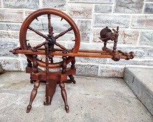 Handmade Oak Spinning Wheel - Norwegian Vintage Style