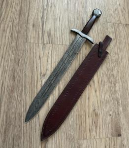 Custom Viking Sword - Handmade Damascus Steel with Sheath