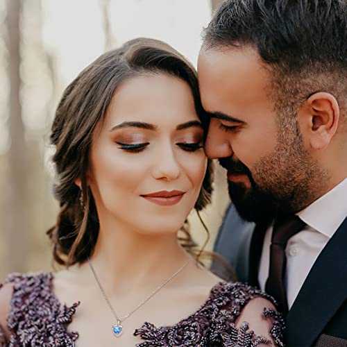 Rose Moss Bear & Silver Heart Necklace - LED Light Celebrations