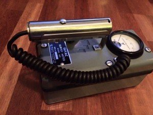Vintage Cold War Era Thyac 389 Geiger Counter