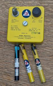 Multi-Range Dosimeter with CDV 750 Charger