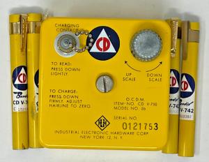 CDV-750 Geiger Counter with 4 Dosimeters