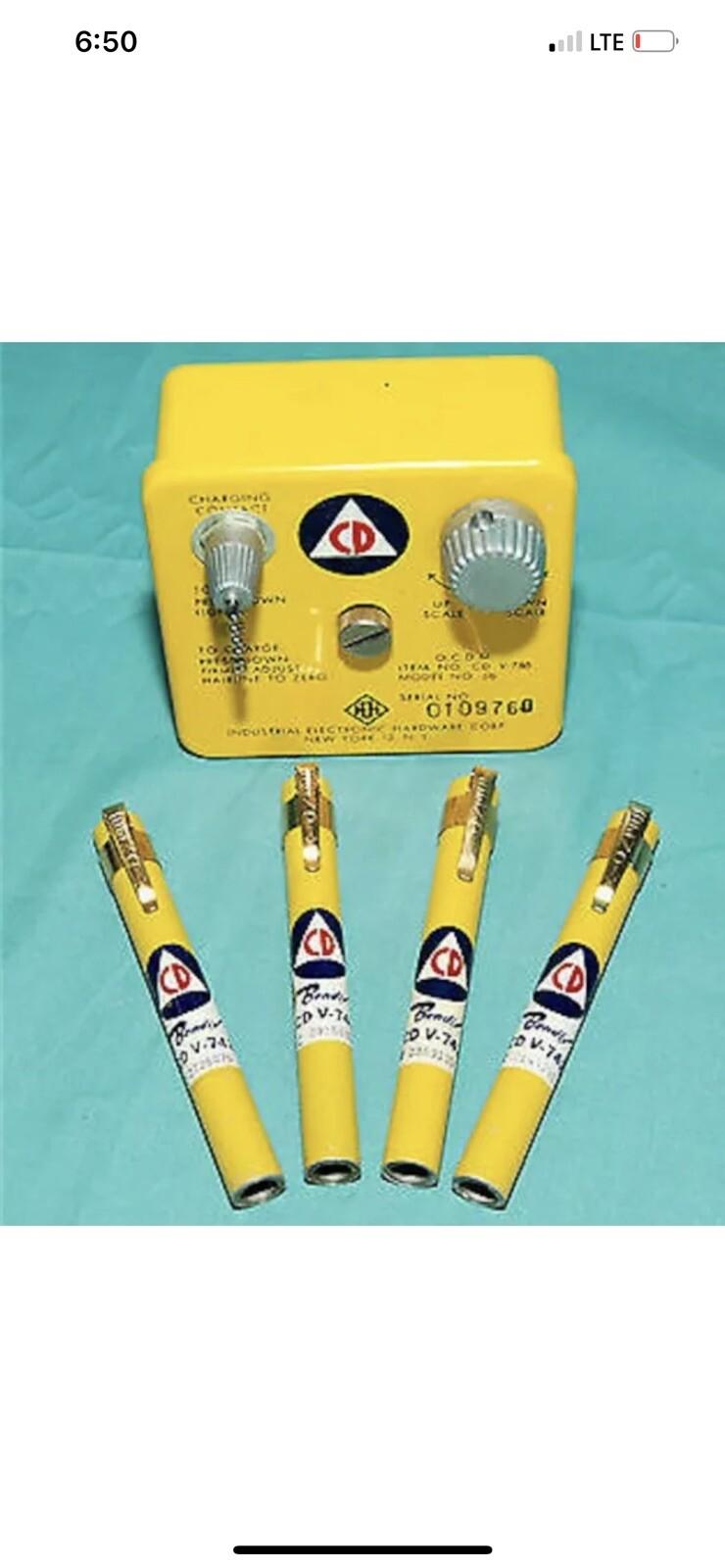 CD CDV-750 Dosimeter Charger and Radiation Detector