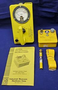 Victoreen CDV-715 Geiger Counter with Dosimeter Pen