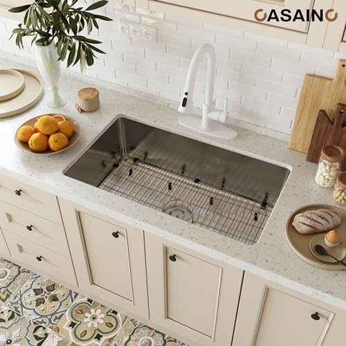 CASAINC Matte White Kitchen Faucet with Sprayer - VIP Smart Shopper