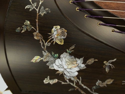 Vibrant Blackwood Guzheng with Elegant Mica Inlay