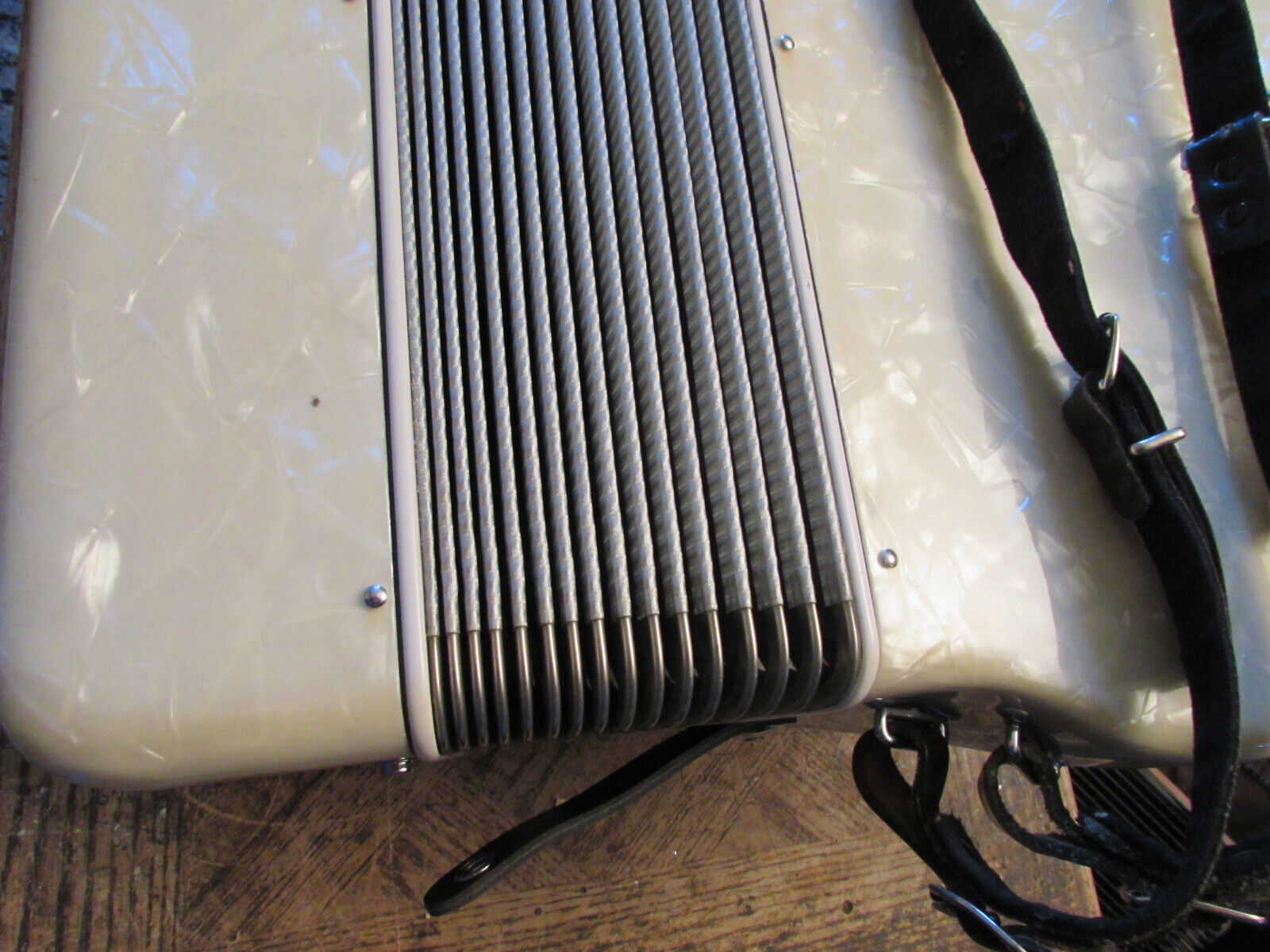 Accordion Camerano 120 Bass 3/4 Reeds 16" KB/LM