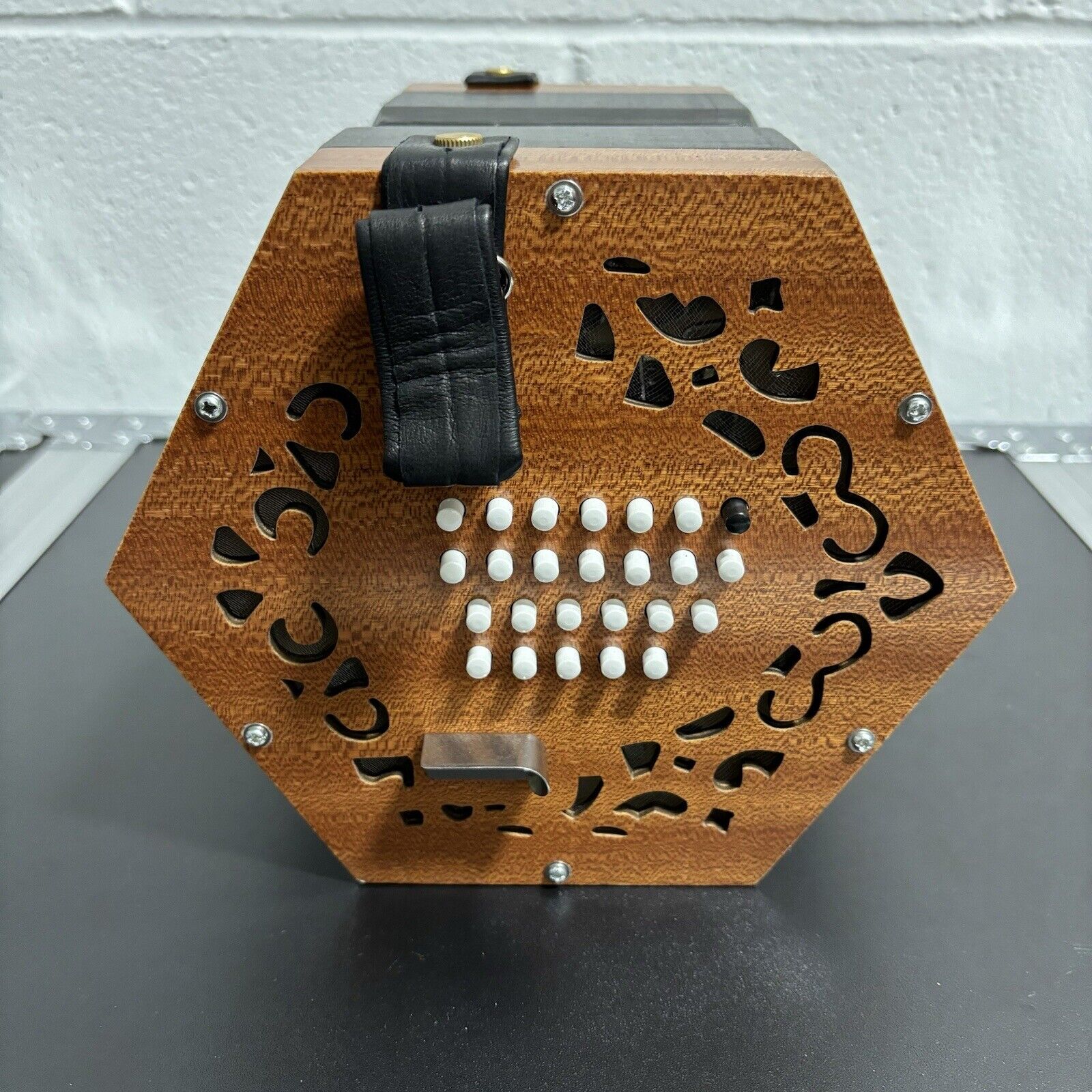 Trinity College AP-2248A English-Style Concertina – 48-button VIP