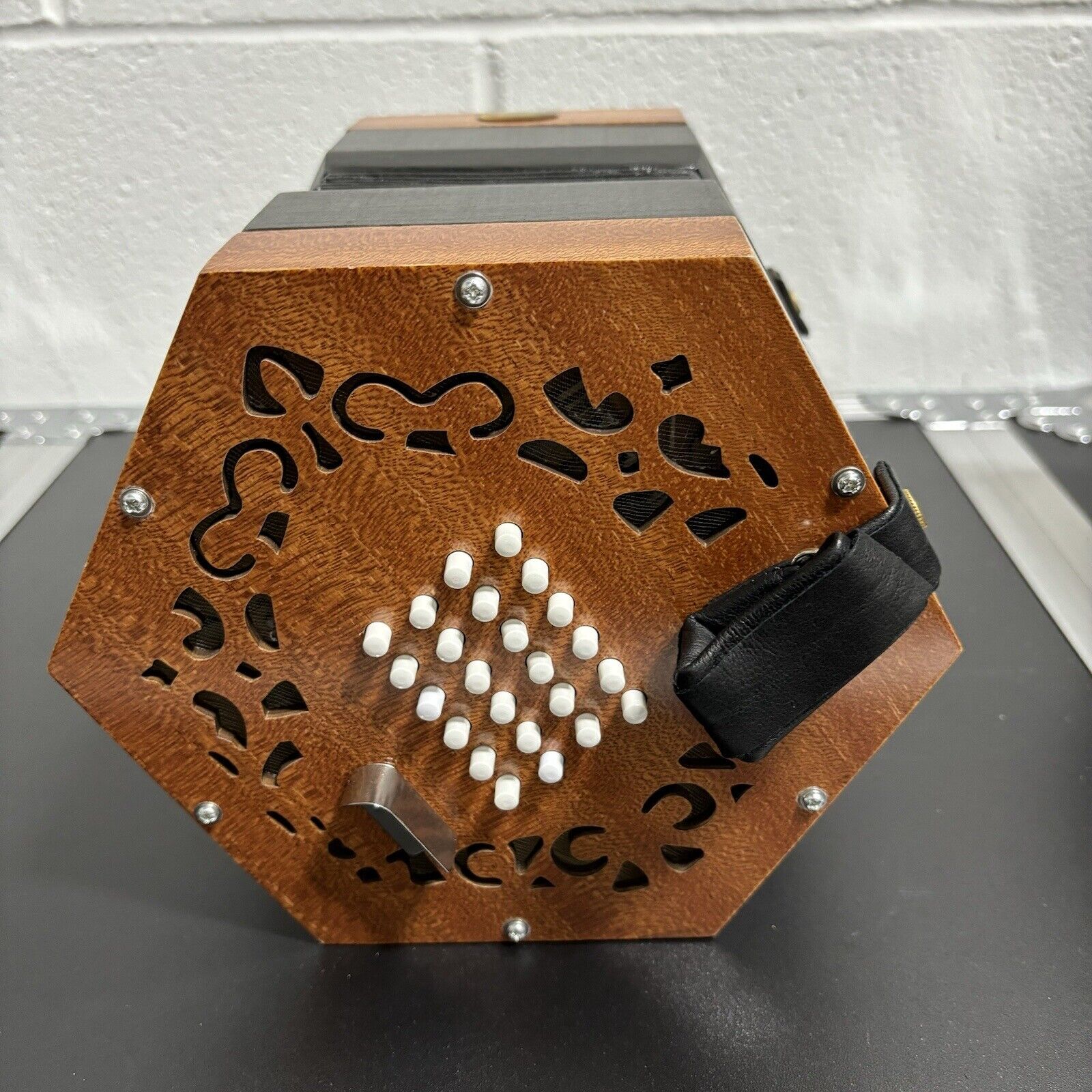 Trinity College AP-2248A English-Style Concertina – 48-button VIP