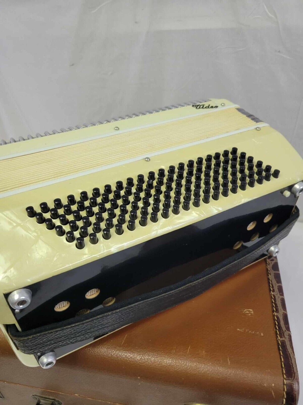 Pearl White "Video" Piano Accordion LM Made In Italy