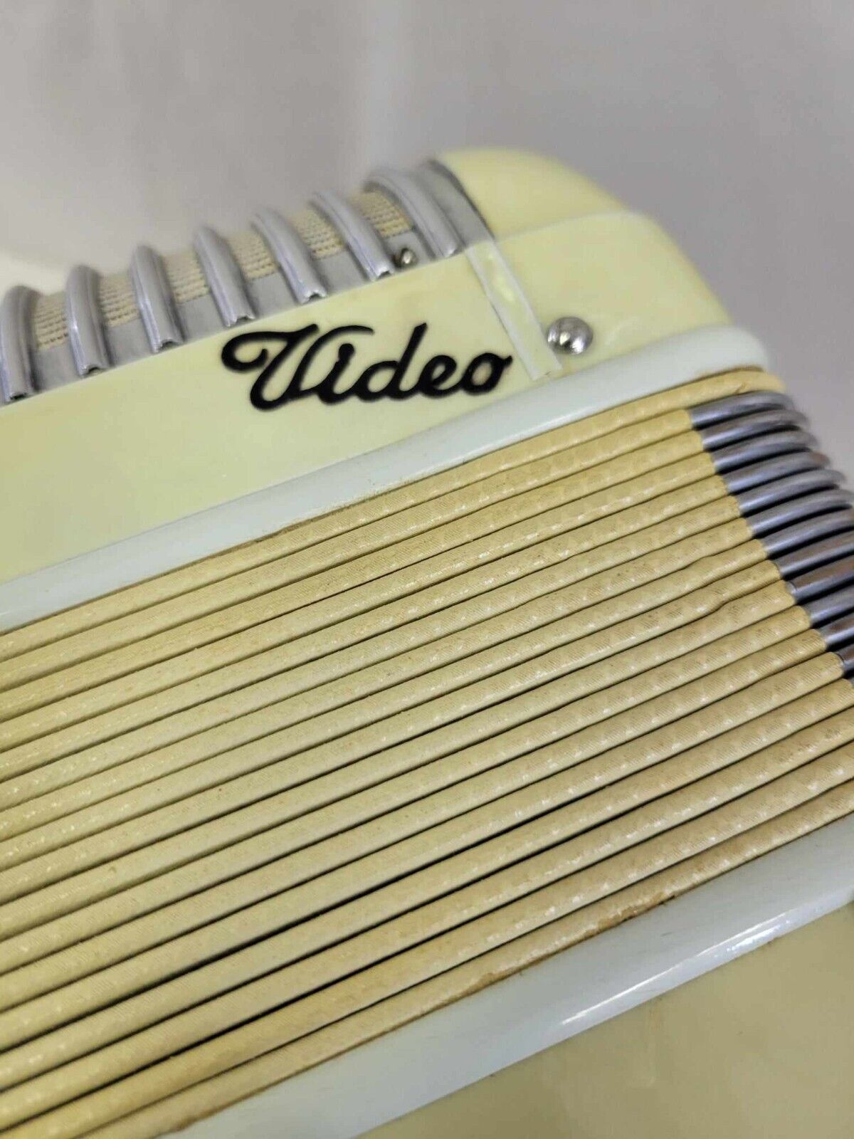 Pearl White "Video" Piano Accordion LM Made In Italy