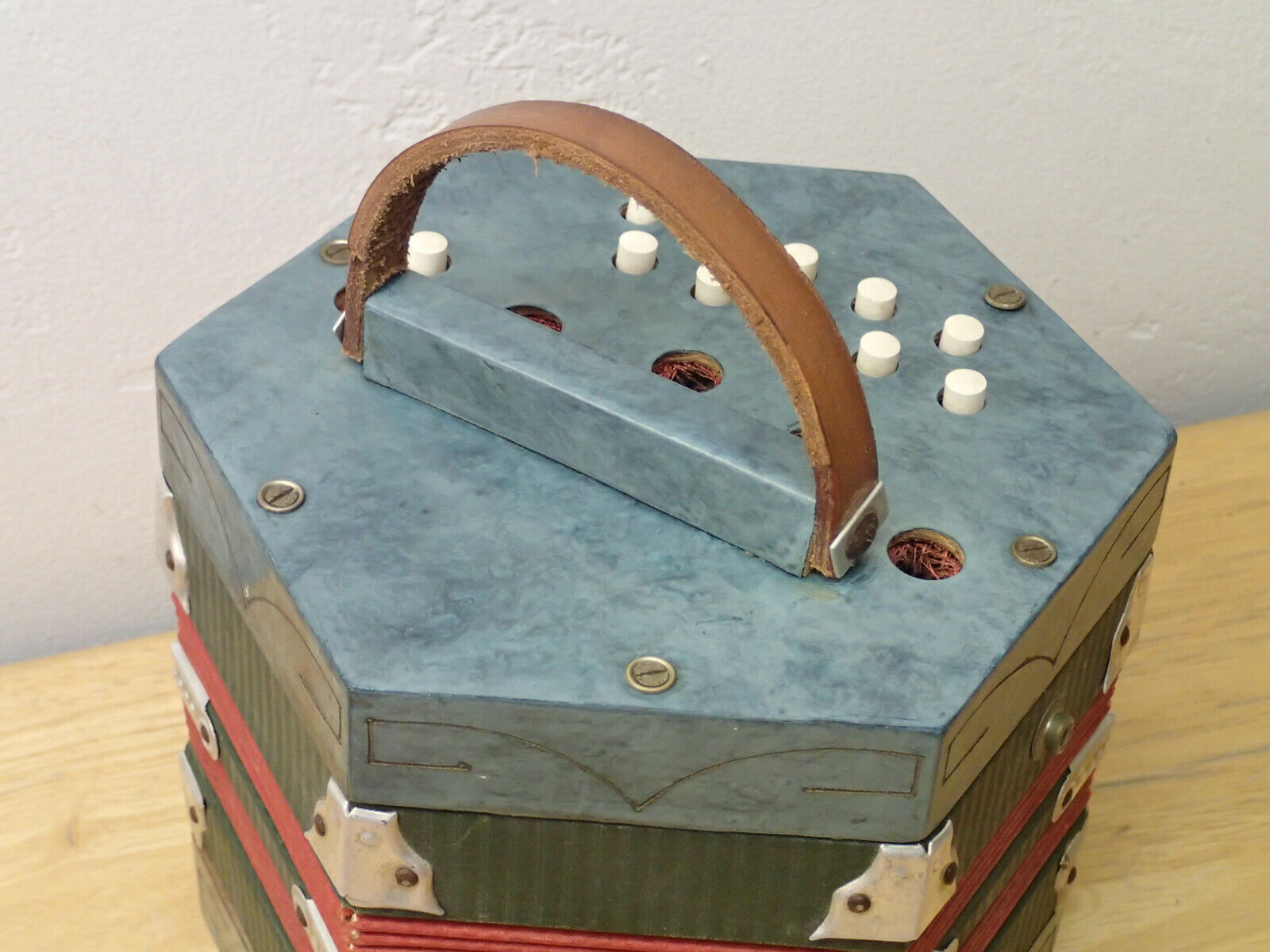 Vintage Italian Concertina: VIP Smart Shopper Special