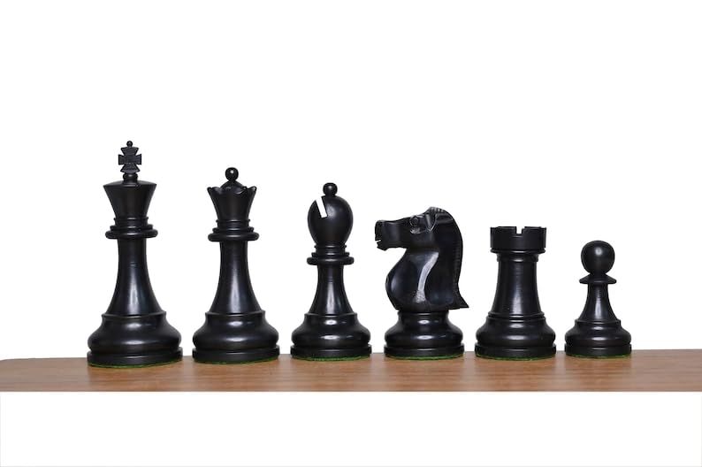 1972 Fischer Spassky Staunton Chess Set with Luxury Board