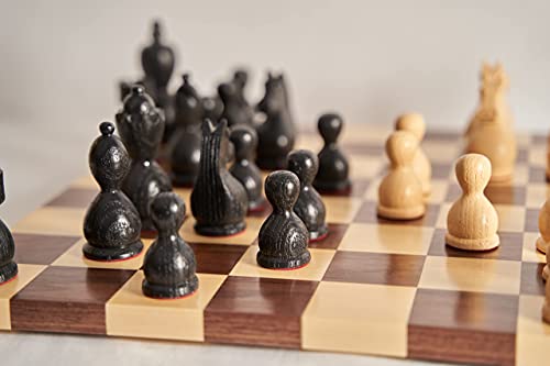 Self-Adjusting Tournament Chess Set with Magnetic Heavy Pieces