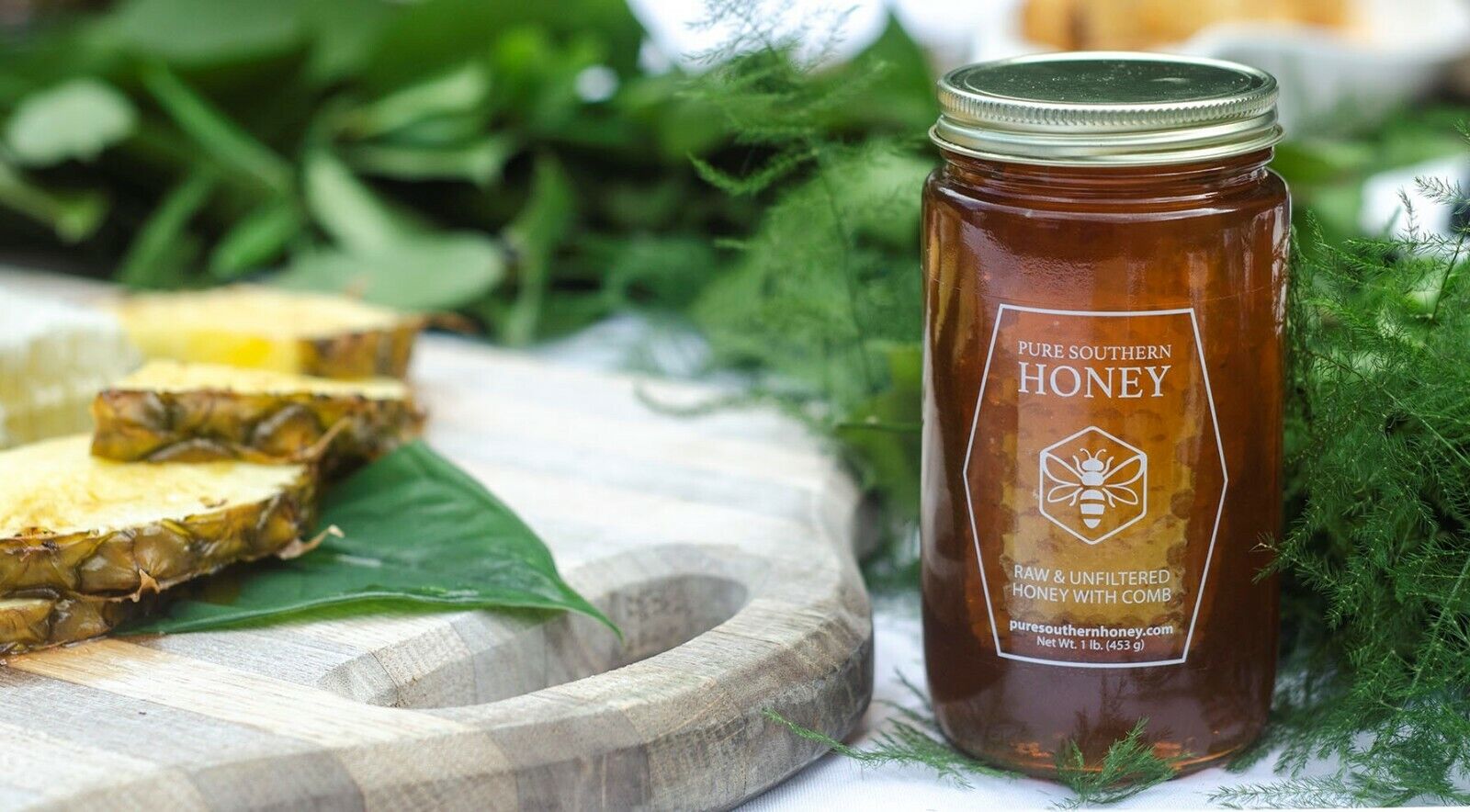1lb Raw & Unfiltered Honey with Comb - 2023 Crop
