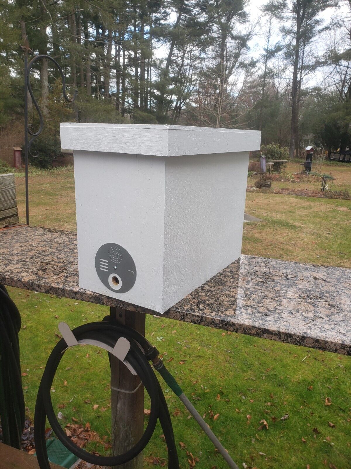 Swarm Trap for Capturing Honeybee Swarms