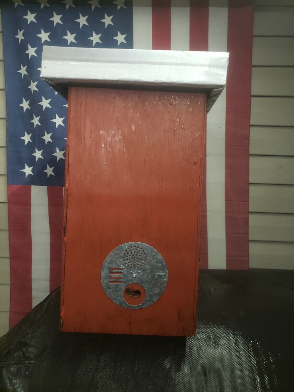 Swarm Trap for Capturing Honeybee Swarms