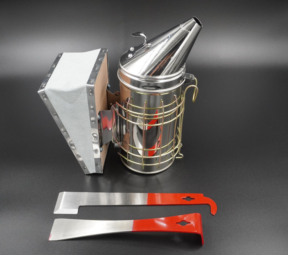 Essential Tools for Starting Beekeeping: Smoker and Beehive