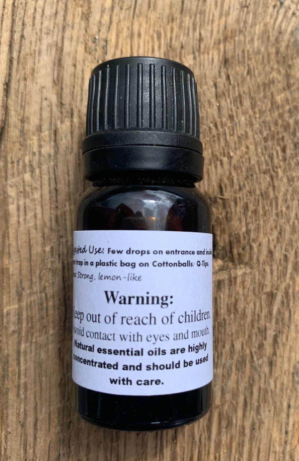 Beginner beekeeping set with swarm box and lure