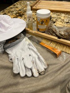 Beekeeping Starter Kit: Hat, Gloves, Feed & Brush